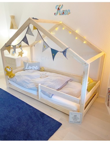 Lit cabane inversé avec barrière amovible