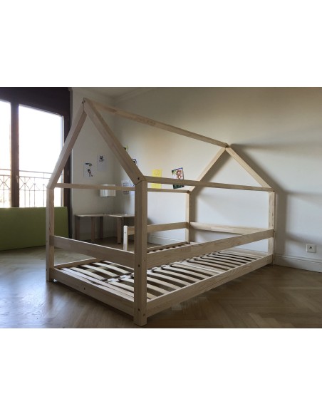 Lit cabane avec barrière amovible grande taille Lit cabane avec barrière amovible grande taille