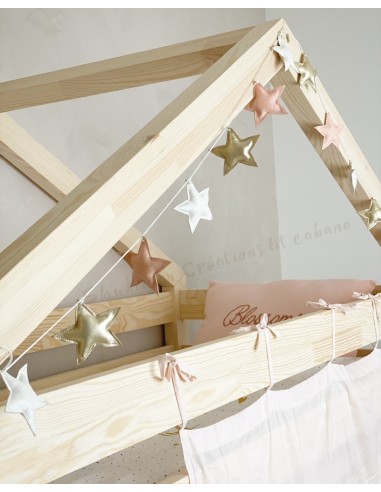 Lit à étage simple avec échelle de côté