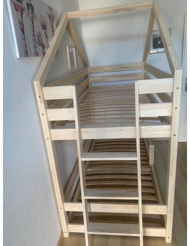 Lit à étage double avec échelle de côté