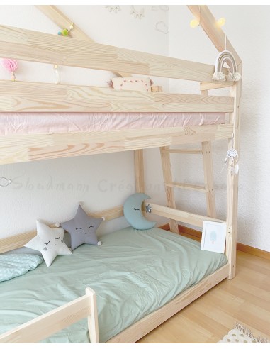 Lit à étage double avec échelle de côté