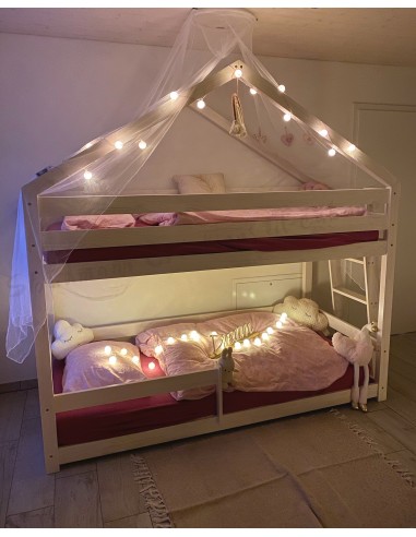 Lit à étage double avec échelle de côté