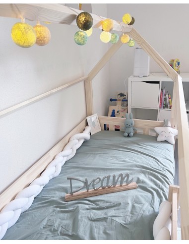 Lit cabane avec barreaux non-amovibles