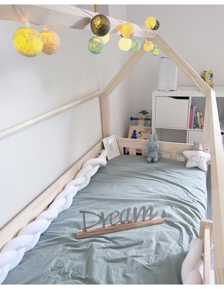 Lit cabane avec barreaux non-amovibles